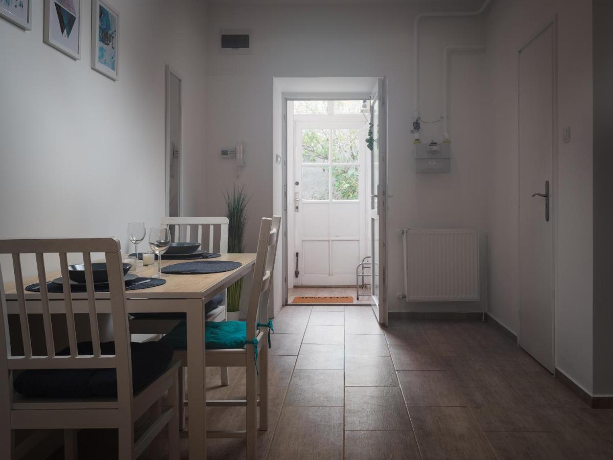 A Charming Little Flat Just Above Szechenyi Square Apartment Печ Екстериор снимка