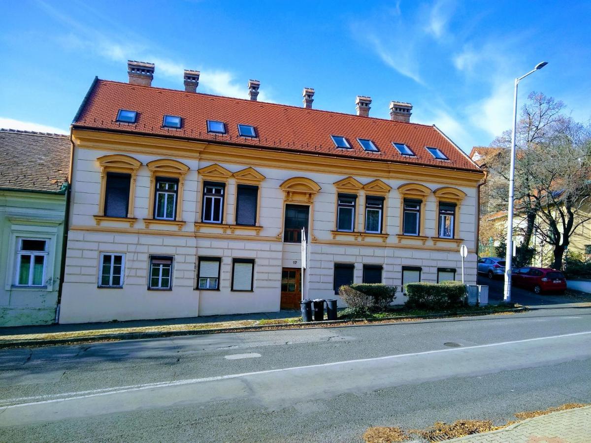 A Charming Little Flat Just Above Szechenyi Square Apartment Печ Екстериор снимка